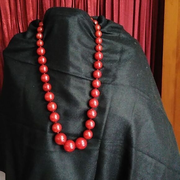 Vintage Ben-Amun Red Graduated Beads Hollywood Stars Red Carpet Designer - Picture 1 of 10